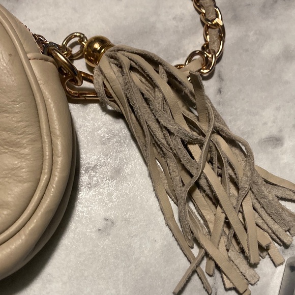 Valentino Cream Quilted Crossbody Bag with Gold Chain - Picture 7 of 16